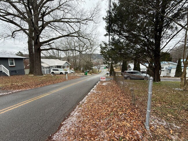 Foto del edificio - Great Rossville Home