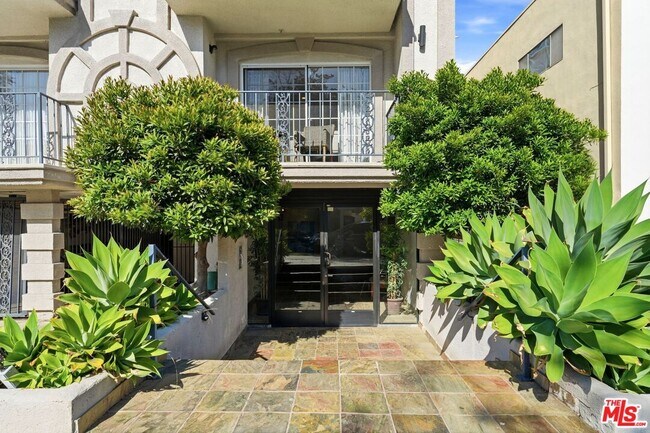 Foto del edificio - 1842 Greenfield Ave