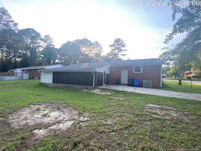 Building Photo - 1463 Bridger St