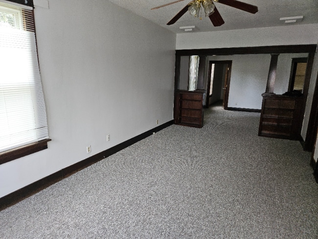Building Photo - 1203 Emerald Ave