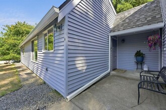 Building Photo - 7100 Hawks Prairie Rd NE