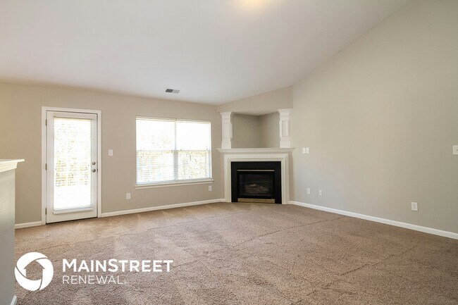 Building Photo - 445 Bangor Dr