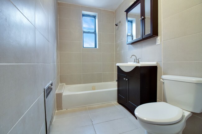 Foto del edificio - 1809 Albemarle Rd