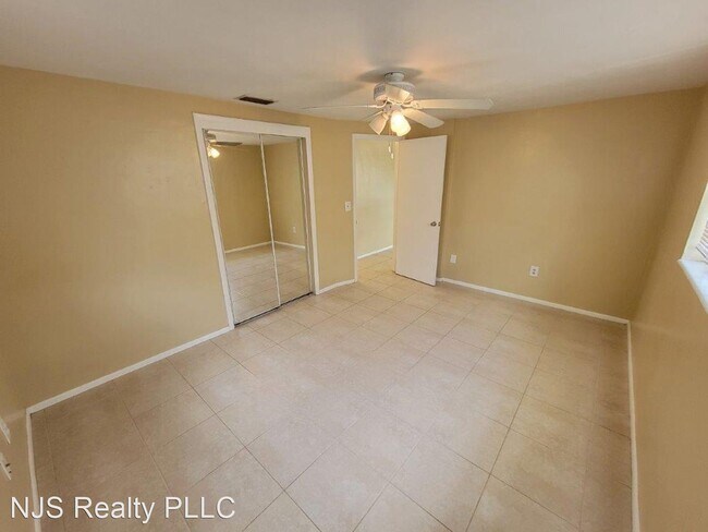 Building Photo - 2 br, 1 bath House - 3308 Bayport Dr.