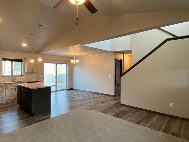 Building Photo - 4304 W Kinsley Pl