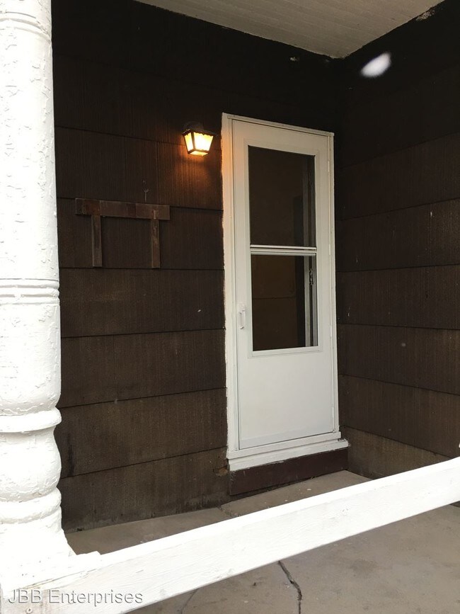 Building Photo - 1020 18th Ave