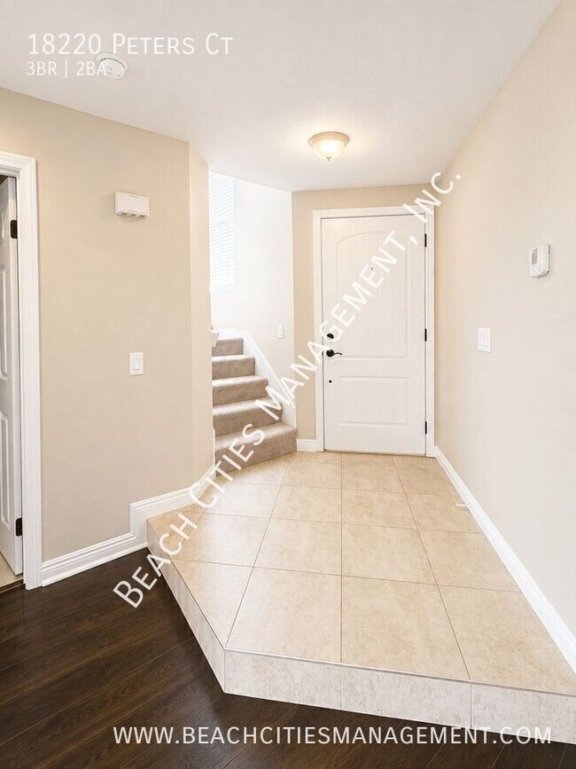 Foto del edificio - 18220 Peters Ct