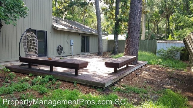 Building Photo - 3 br, 2 bath House - 6 Park Rd.