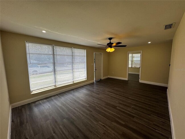 Foto del edificio - 1610 Crest Ave