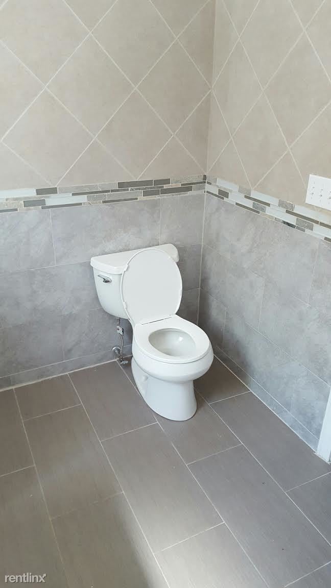 Building Photo - 252 Goffe Ter