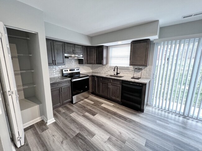 Foto del edificio - Three Bedroom Townhome in Covington!