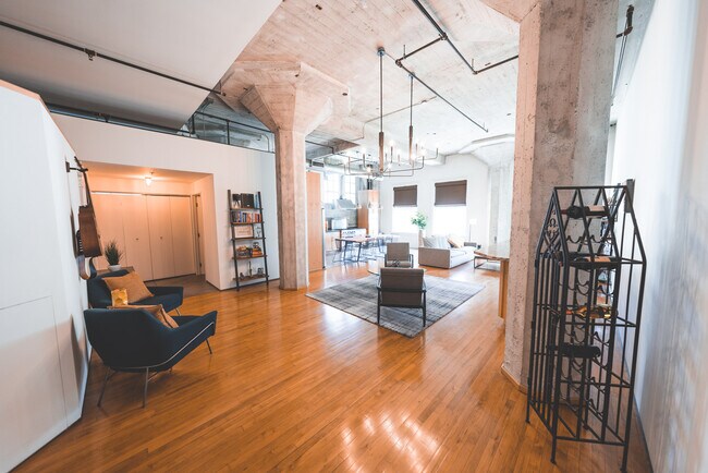 Foto del edificio - 115 W 4th St