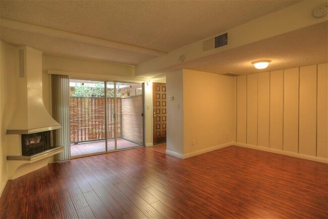 Foto del edificio - 2400 2nd St