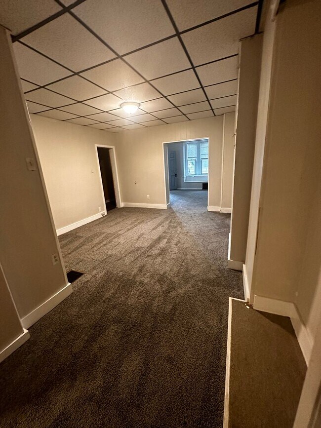 Foto del edificio - 2 bedroom, 2 bath for lease in New Brighton