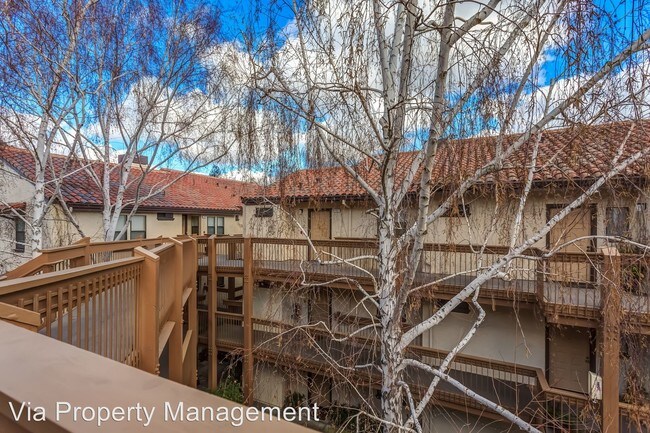 Building Photo - 1531 S Villa Way