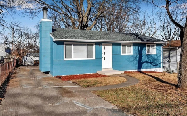Building Photo - 243 Gladys Ave