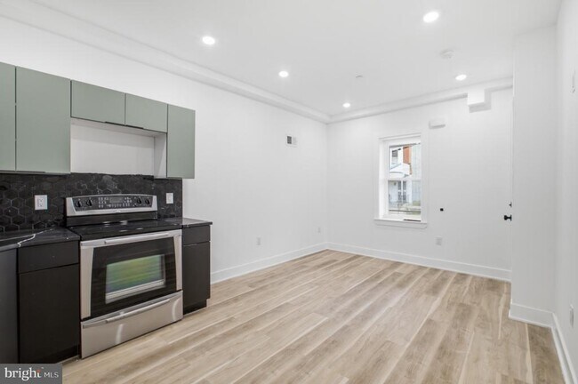 Foto del edificio - 349 N 62nd St