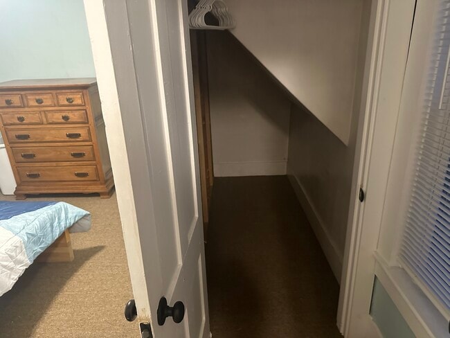 Building Photo - 142 Gilsum St