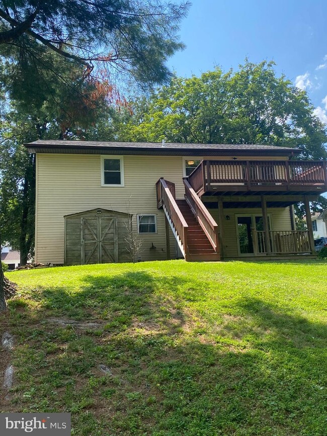 Building Photo - 10050 Cambric Ct