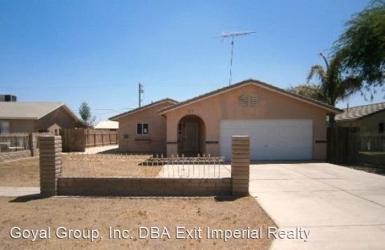 Primary Photo - 4 br, 2 bath House - 143 E. Delta St.