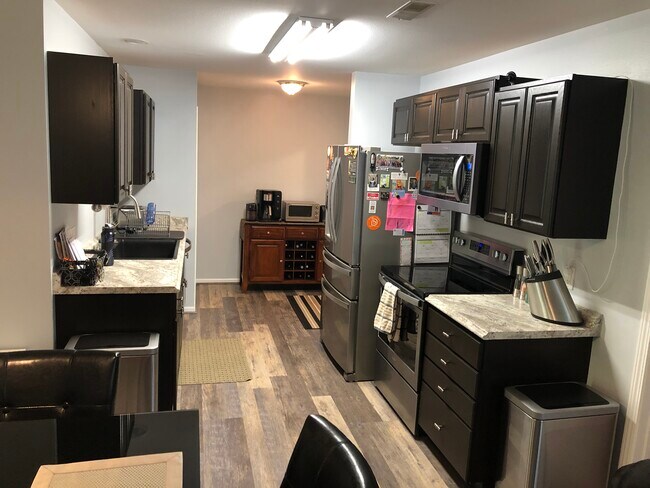 Foto del edificio - 2956 Kentville Dr