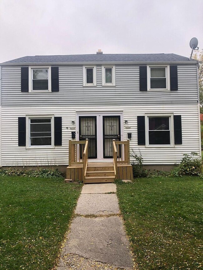 Building Photo - 4228-4230-4230 N 39th St