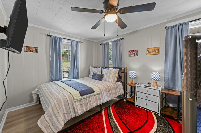 Foto del edificio - 105 McGill Ave NW