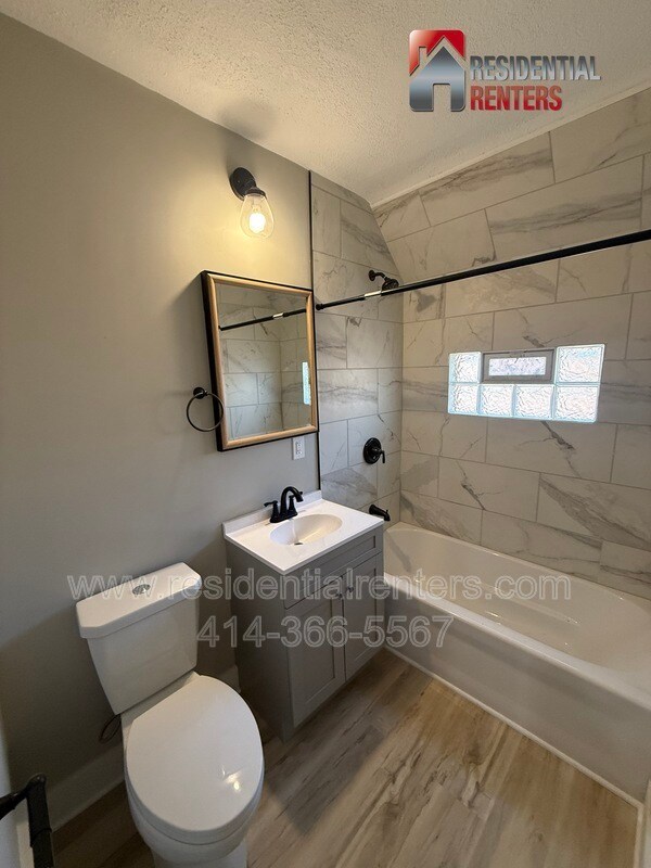 Foto del edificio - 845 S 75th St