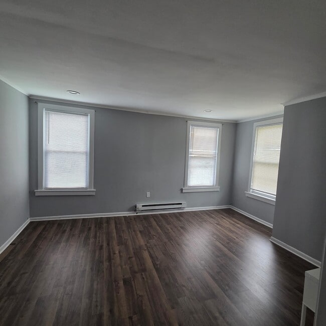 Living/dinning room - 1444 Esterbrook Ave