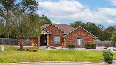 Building Photo - 108 Mossy Creek Dr