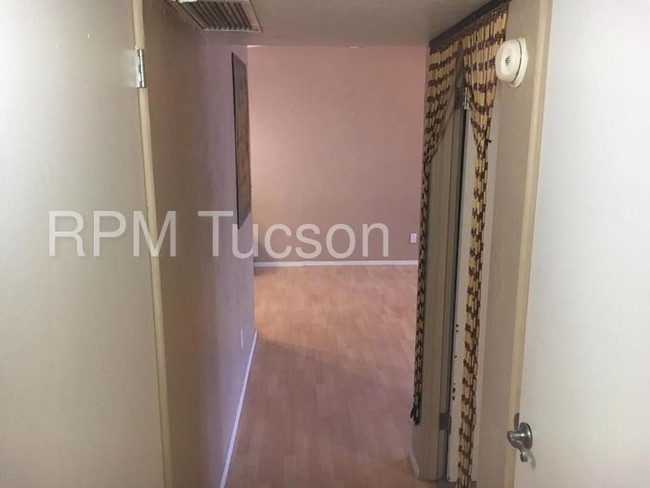 Foto del edificio - 5901 N Oracle Rd