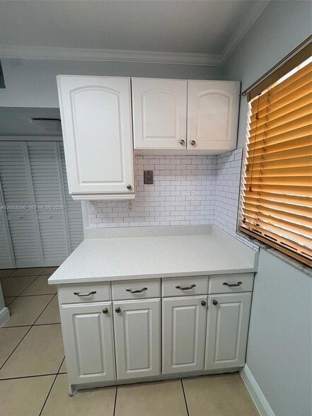 Foto del edificio - 220 W Park Dr