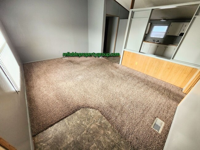 Building Photo - New Listing in Fort Wayne