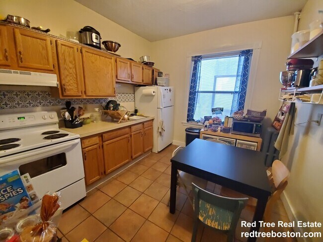 Foto del edificio - 1691 Beacon St