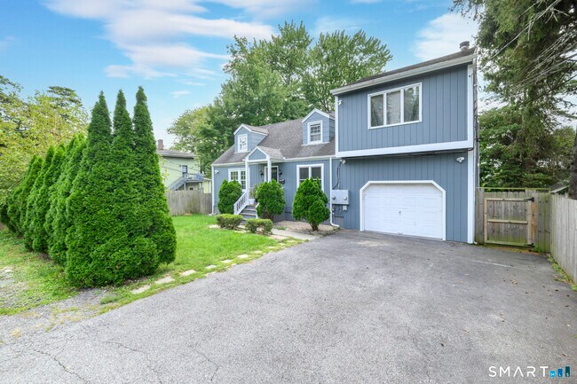 Foto del edificio - 34 Pine Hill Ave