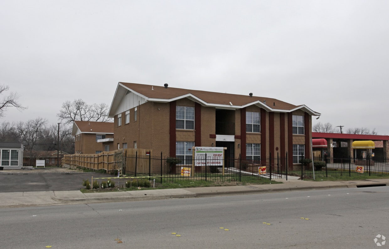 Primary Photo - Hemphill House Apartments