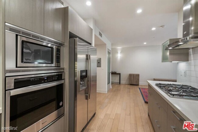Building Photo - 600 S Ridgeley Dr