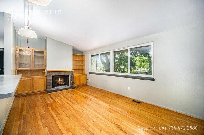 Building Photo - 1020 Traver Ct