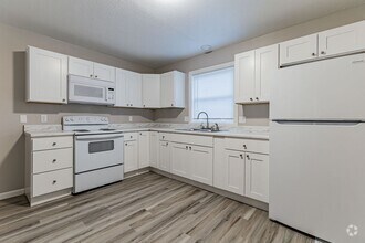 Building Photo - 1603 Kings Way