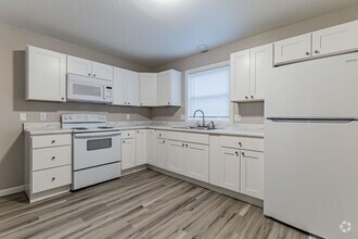 Building Photo - 1603 Kings Way