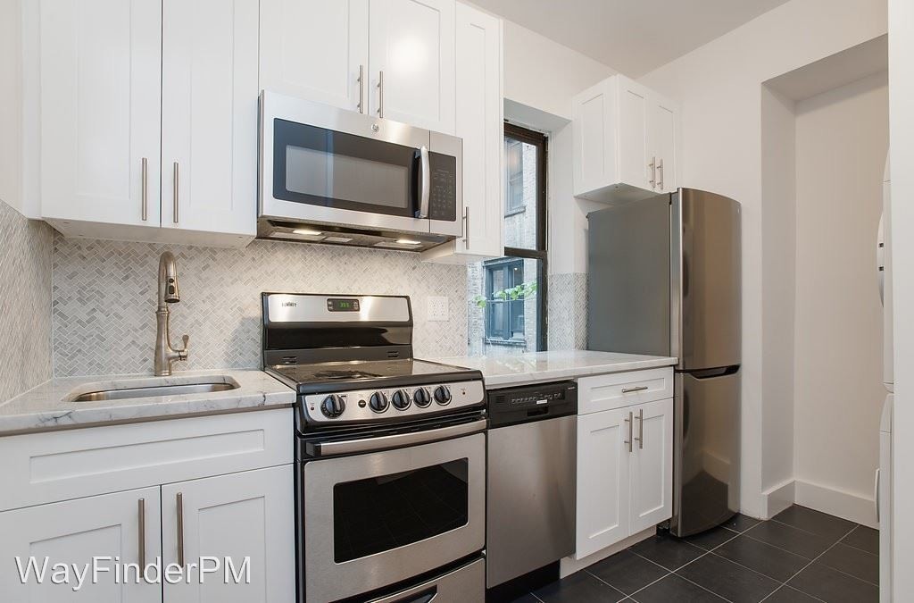 Primary Photo - 372 St Johns Pl