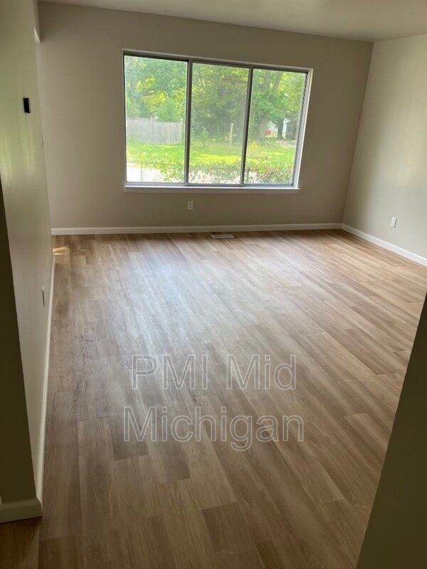 Foto del edificio - 318 W Ruth Ave