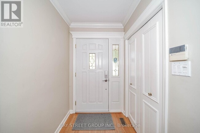 Building Photo - 683 Conacher Dr