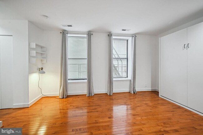 Building Photo - 2305 18th St NW