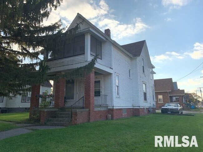 Front - 598 Maple Ave