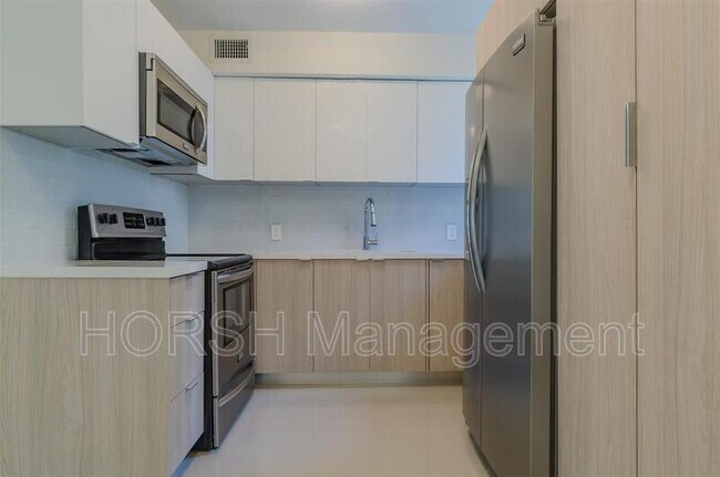 Building Photo - 2341 SW 27th St