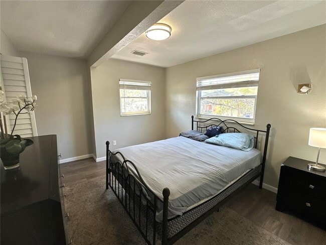 Building Photo - 999 Dr. M.L.K. Jr St S