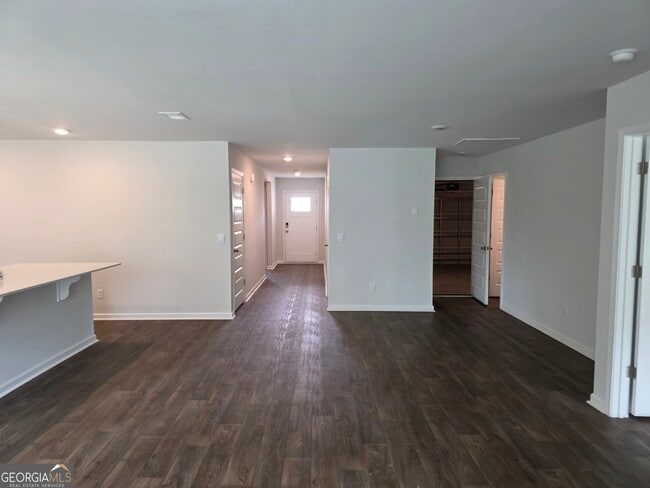 Building Photo - 100 Ponderosa Lp