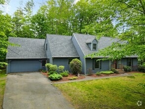 Building Photo - 39 Robertson Dr