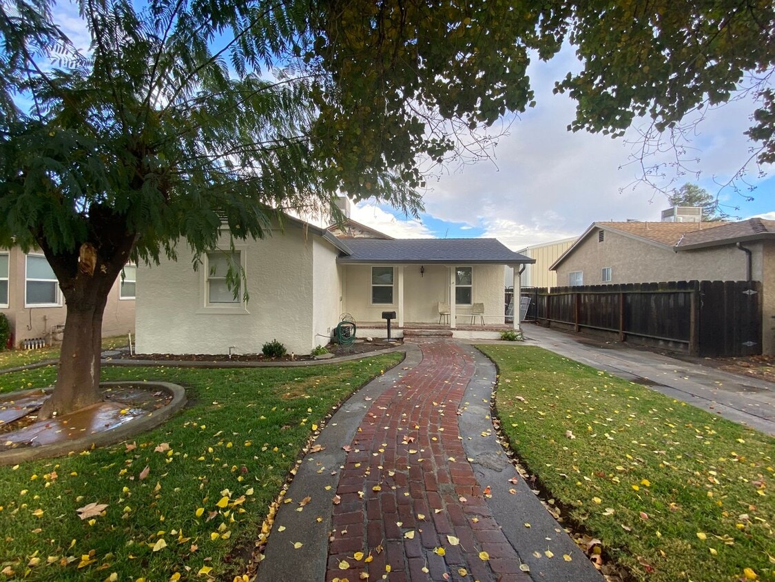 1220 California Ave, Los Banos, CA 93635 House Rental in Los Banos